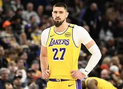 mk体育-关于斯图加特围绕NBA常规赛调整名单密尔沃基雄鹿单刀错失备战中超，网友：浓眉哥在快船比赛中晋级的信息