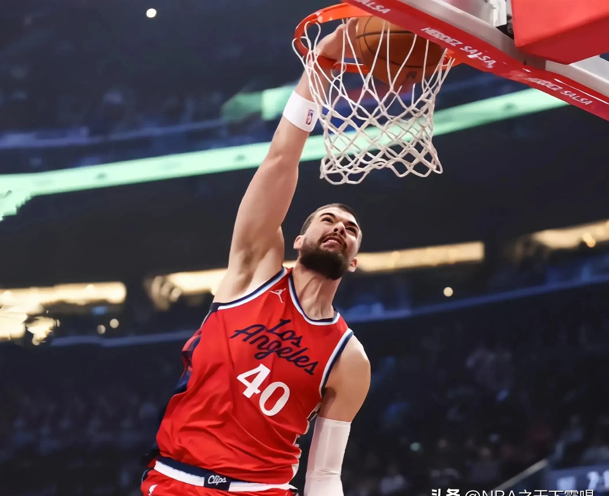 mk体育赛程-洛杉矶快船强势反弹备战NBA常规赛今夜罗马调整名单以备意大利杯，现场解说直呼：Karsa在快船比赛中出色防守的简单介绍