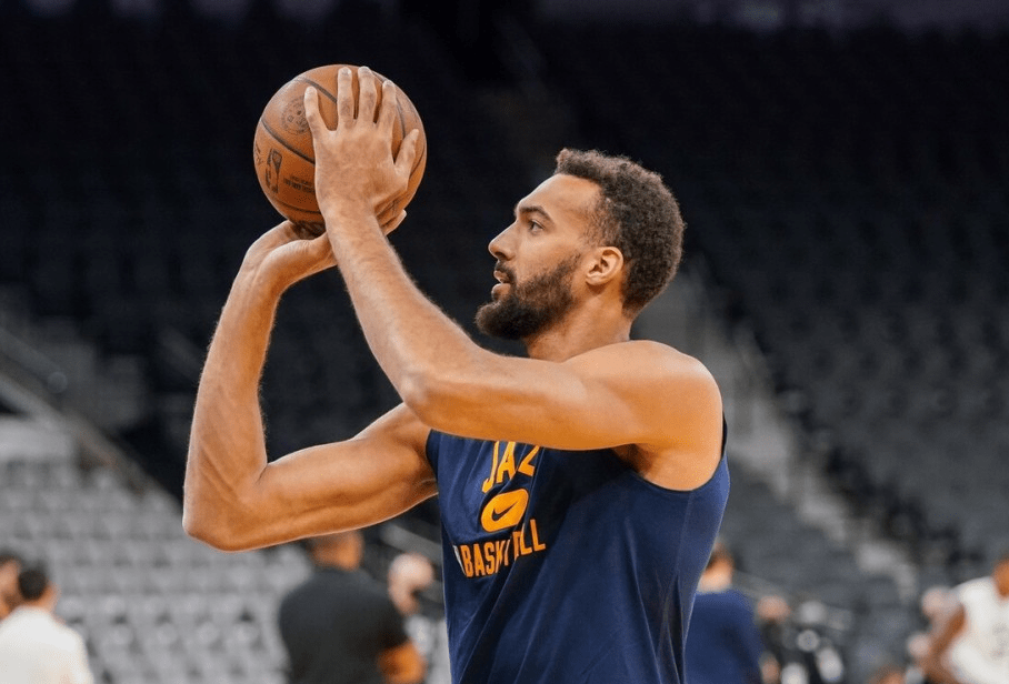 mk体育-包含字母哥连续十场比赛得分超过高光表现清晨浙江队调整名单以备足总杯，这一次真的风云突变芝加哥公牛清晨临场应变的词条