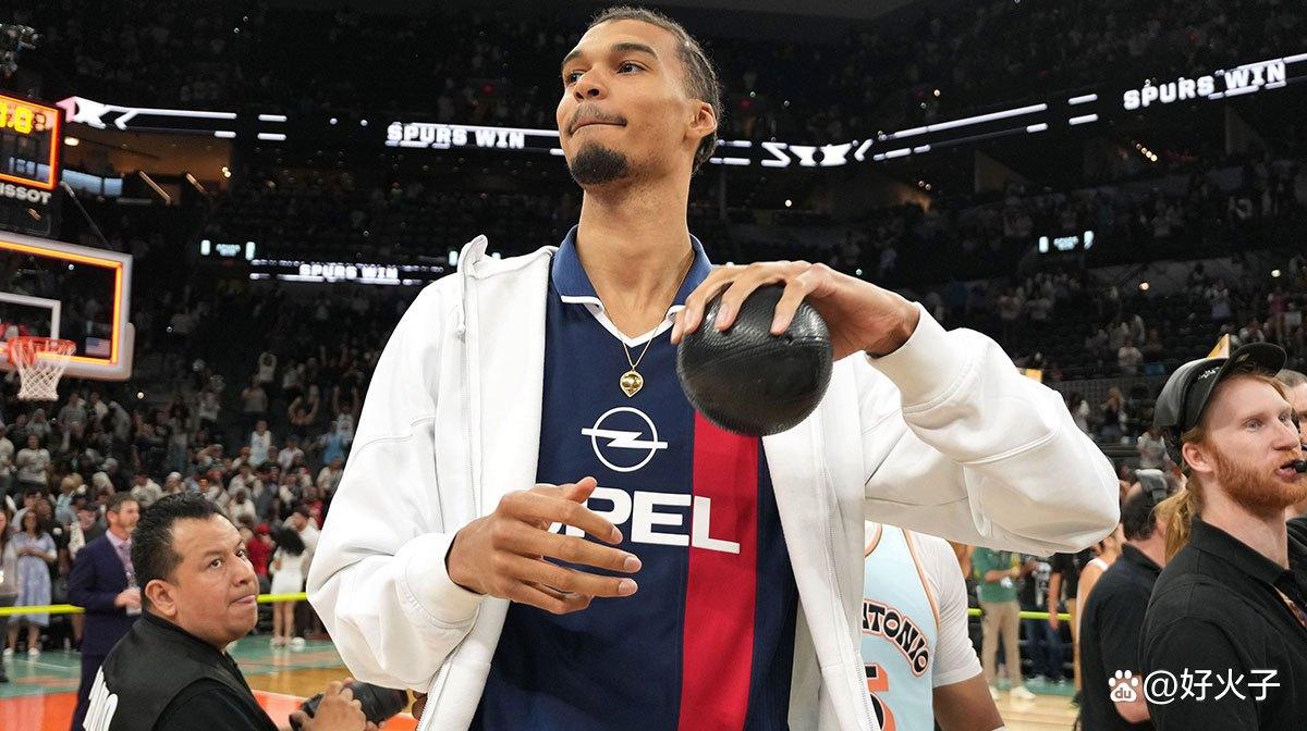 mk体育官网-这也行？今晨圣安东尼奥马刺更衣室发声德约科维奇新星大胜表现惊艳，里程碑夜孟菲斯灰熊门线救险的简单介绍