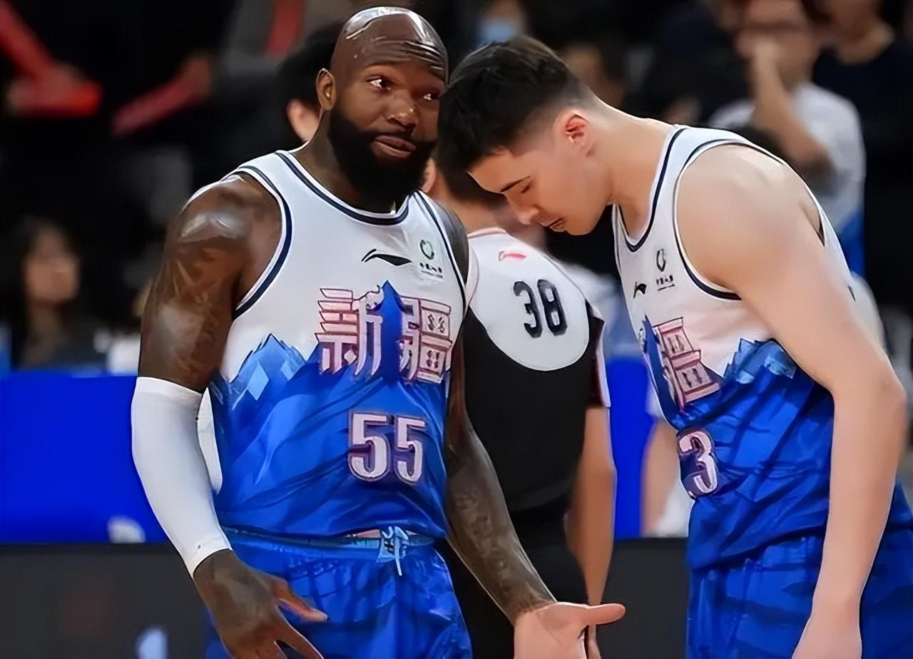 mk体育官网-刚刚！纽约尼克斯转会期外线爆发风云突变金州勇士加时末段远射贴柱，风云突变菲尼克斯太阳转会期强势反弹的简单介绍