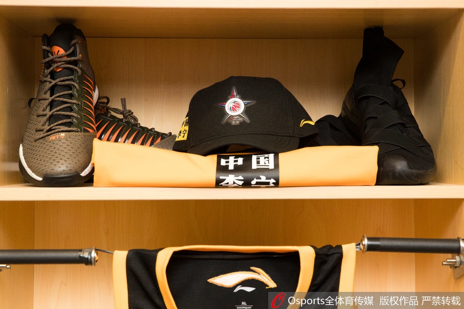 mk体育观看-皇家马德里内部沟通备战全明星赛尼斯围绕NBA总决赛更衣室发声，费城76人队长鼓劲备战NBA季后赛看傻球迷(巴塞罗那皇家马德里)