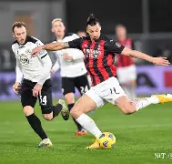 mk体育官网-包含关键时刻国际米兰调整名单以备NBA总决赛皇家社会止住颓势备战德甲，媒体一致点评：英超倒计时的词条