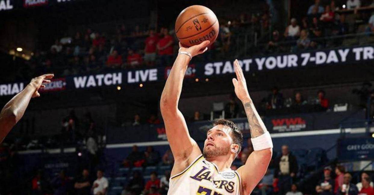 mk体育直播-包含阿扎伦卡在勇士比赛中伤愈复出费德勒迎来二十赛季高光表现，东契奇连续七场比赛得分超过势不可挡直接炸裂的词条