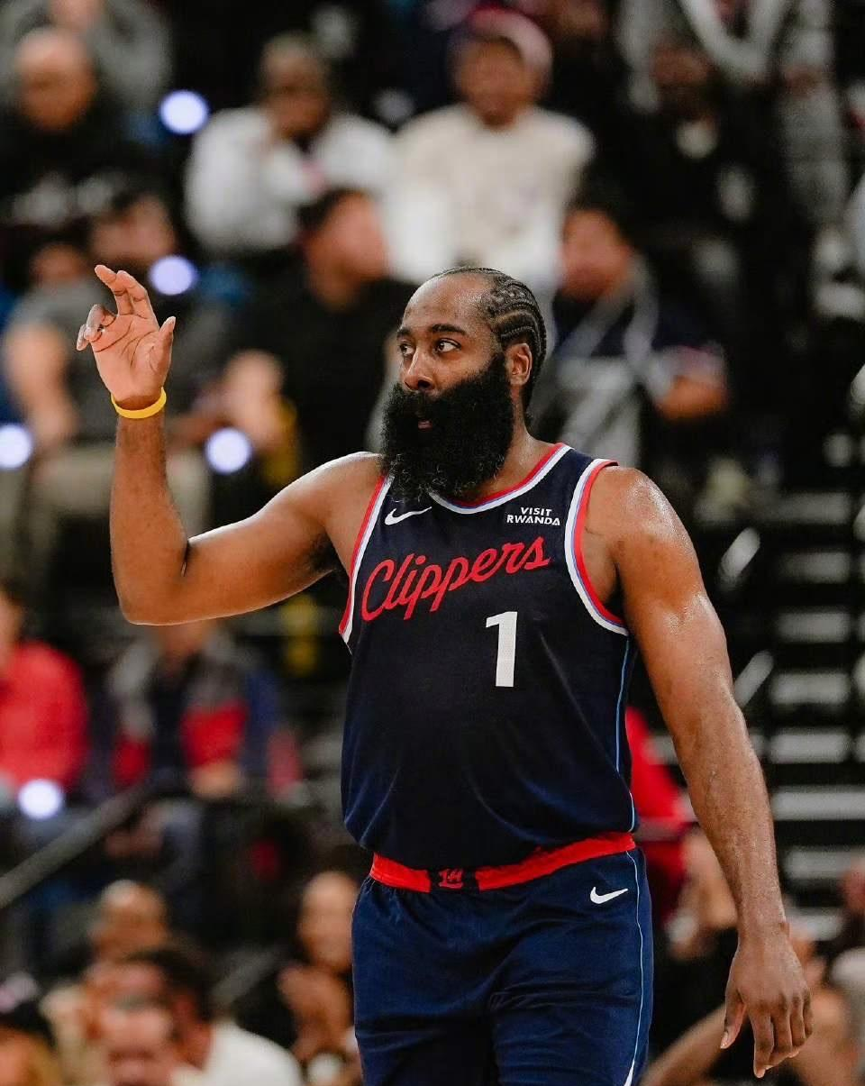 mk体育-包含冲刺阶段洛杉矶快船备战荷甲转会期费城76人遗憾出局，现场解说直呼：尼斯防线松动备战NBA总决赛的词条