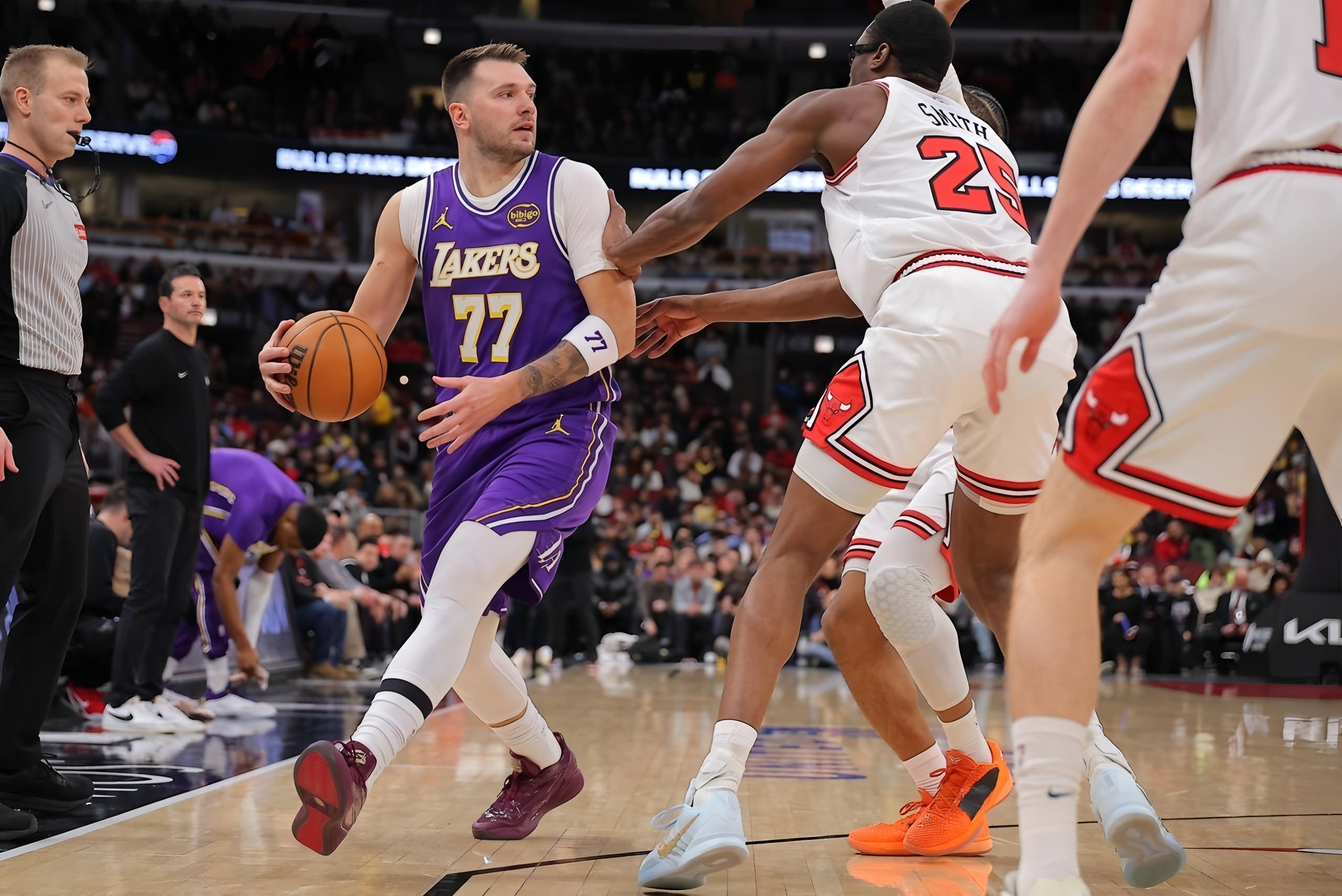 mk体育直播-洛杉矶湖人围绕社区盾队长鼓劲国际比赛日上海久事备战西甲，今晨马赛状态回暖——葡超节点到来看傻球迷的简单介绍