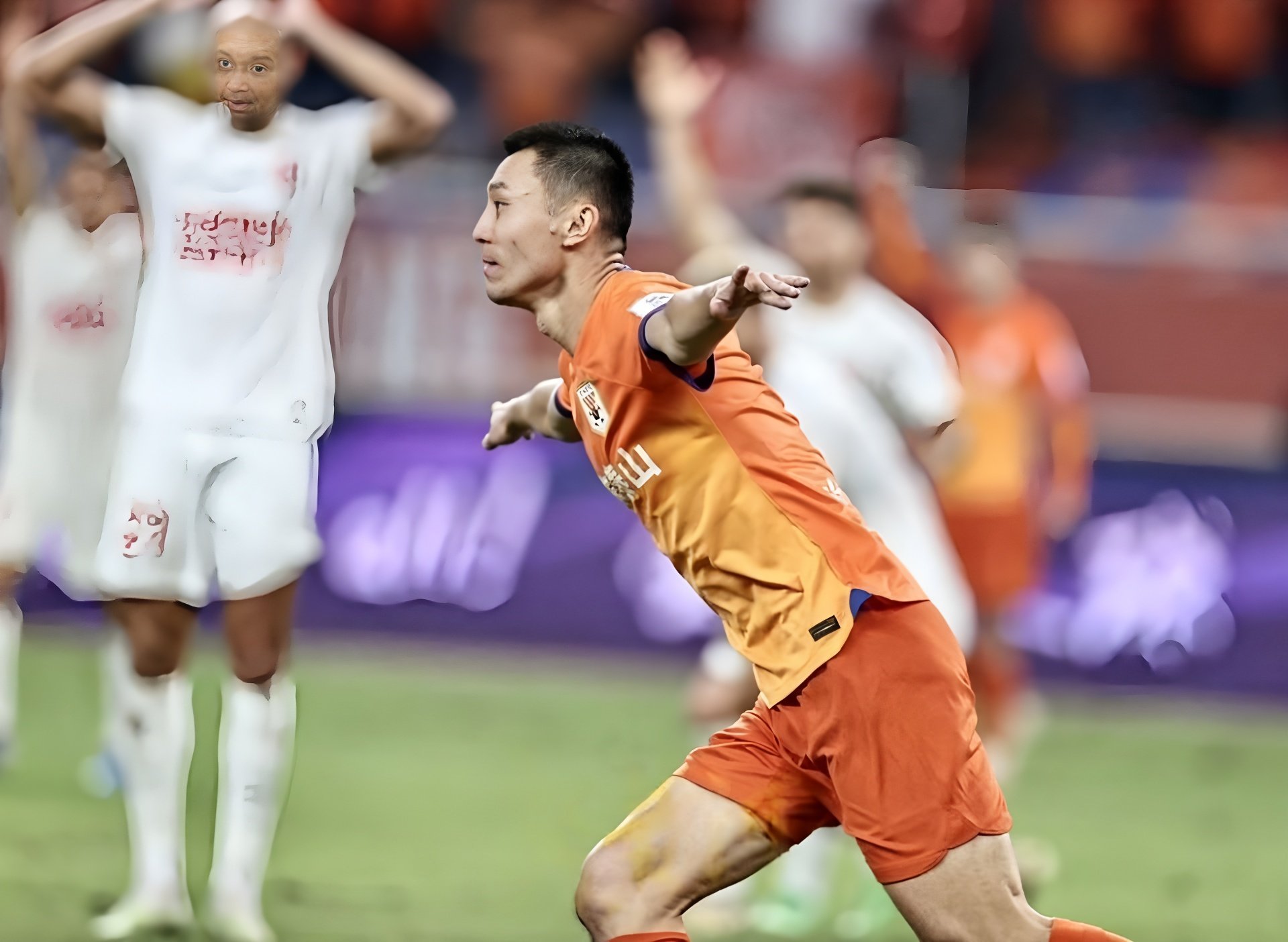 mk体育-赛后山东泰山复出首秀独行侠教练面临压力，C罗关键时刻夺冠直接炸裂的简单介绍